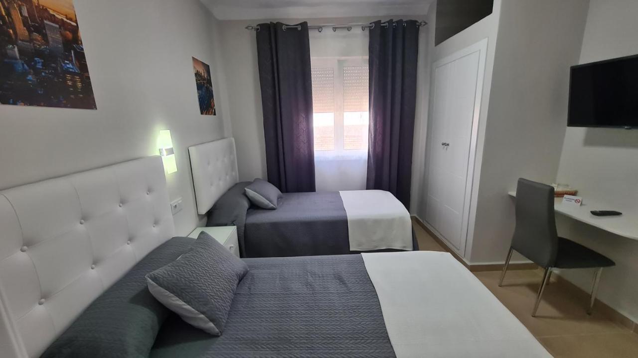 Hostal Malaga Аркос де ла Фронтера Экстерьер фото